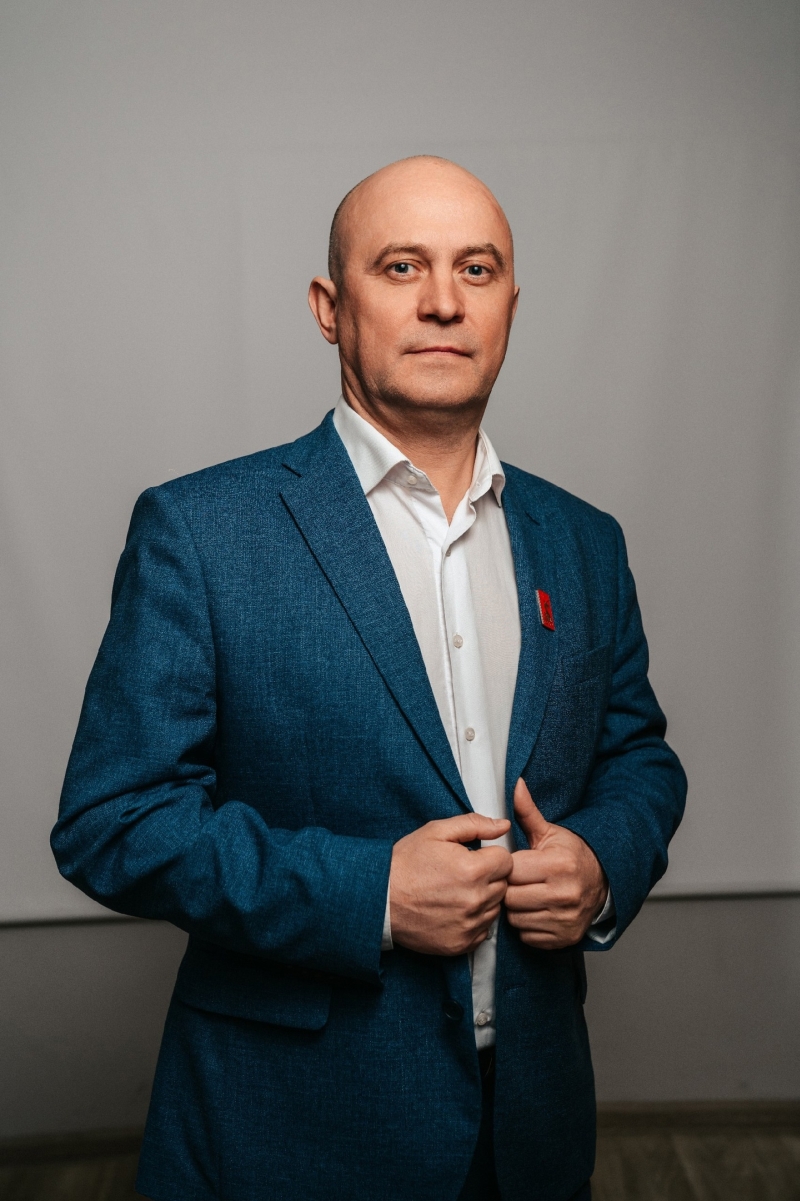 Буряковский Роман Викторович.